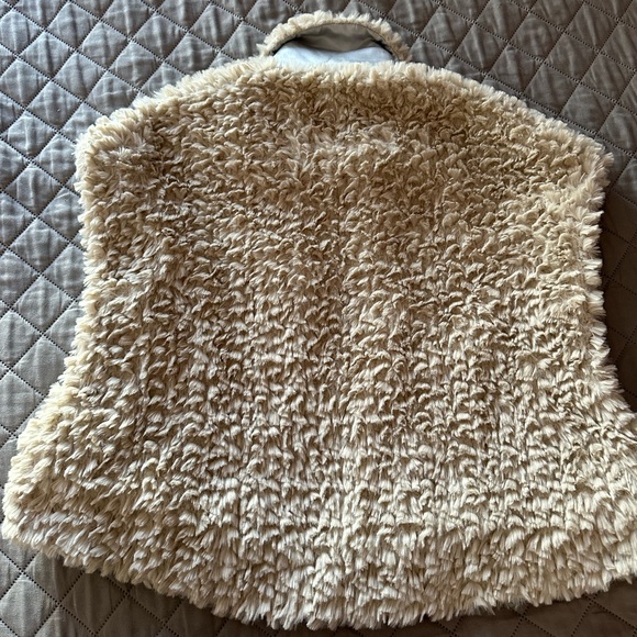 Mika Fur 100% Silk Vest - Picture 3 of 4